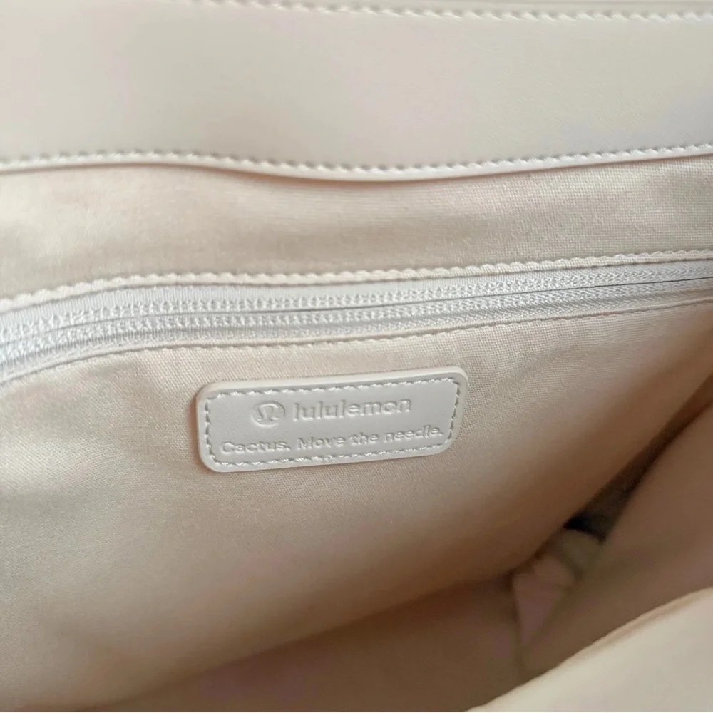 NWT Lululemon Leather Alternative Shoulder Bag 8L – Cashew – SOLD OUT - Picture 11 of 16